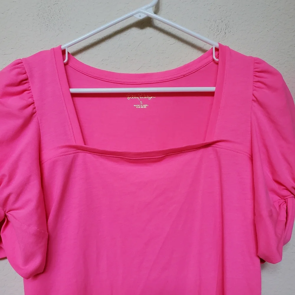 Lilly Pulitzer Bright Pink Blouse with Puff Sleeves.  Size Small